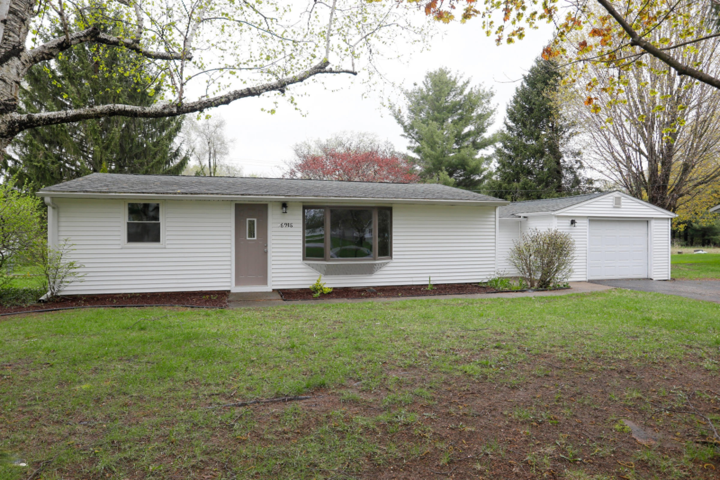 16918 Lovers Lane Three Rivers, MI 49093 - Photo 1 of 15 16918 Lovers Ln-101