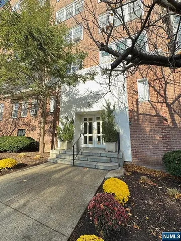 $510,000 | 5 Roosevelt Place, Unit 4A, Montclair, NJ 07042