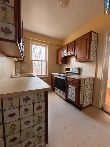 $510,000 | 5 Roosevelt Place, Unit 4A, Montclair, NJ 07042