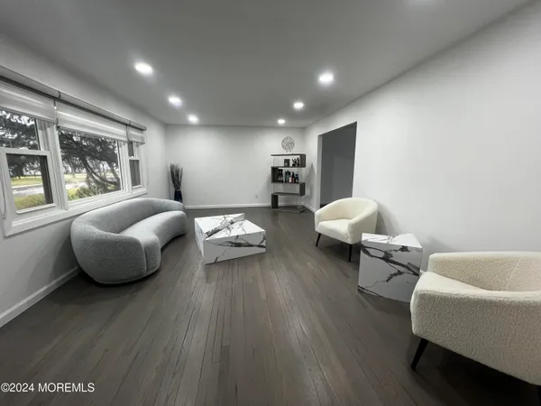 $2,800 | 85 Locust Avenue, West Long Branch, NJ 07764