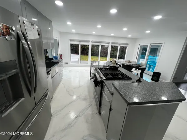 $2,800 | 85 Locust Avenue, West Long Branch, NJ 07764