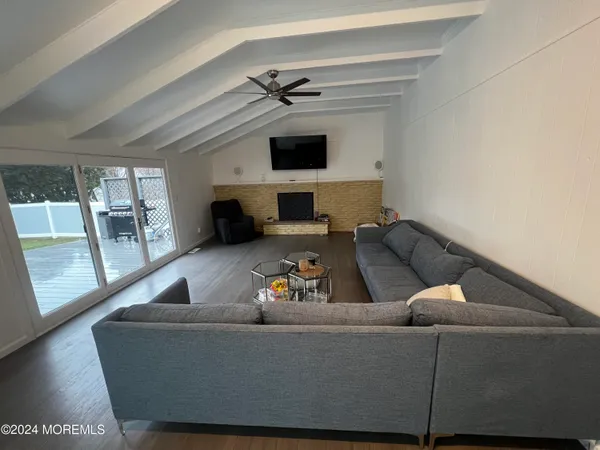 $2,800 | 85 Locust Avenue, West Long Branch, NJ 07764