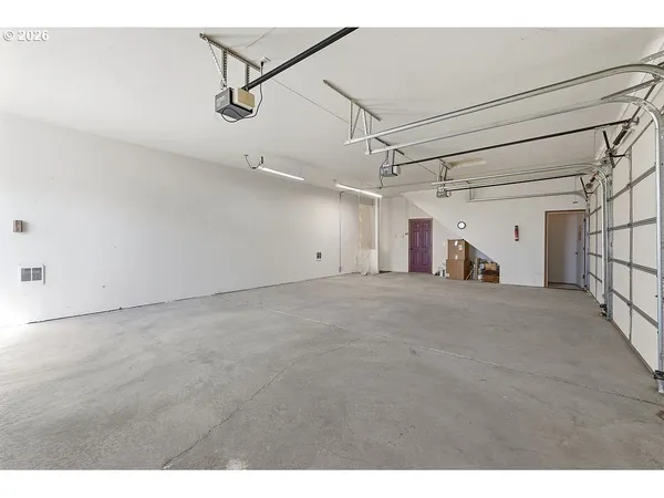 a view of a garage
