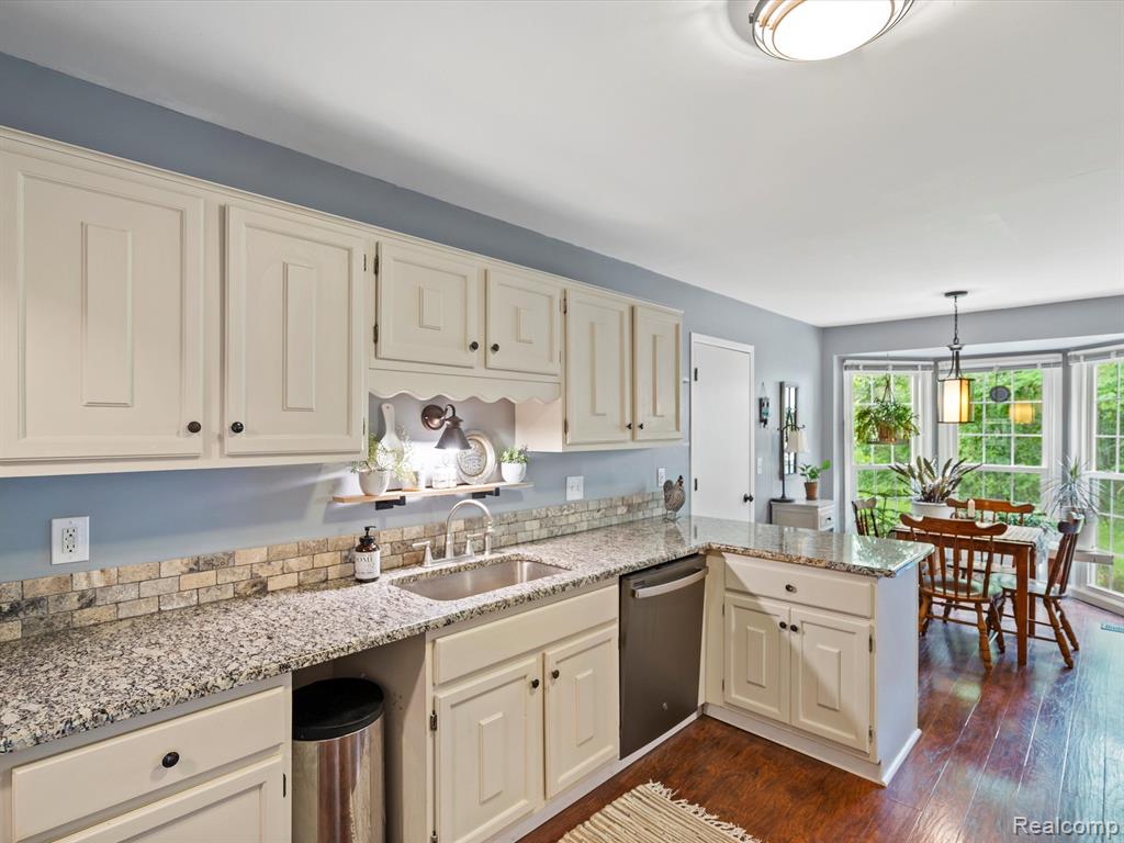 1233 Candlestick Lane Rochester Hills, MI 48306 - Photo 10 of 42