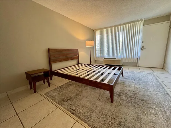 $1,000 | 7900 South Orange Blossom Trail, Unit 2084, Orlando, FL 32809