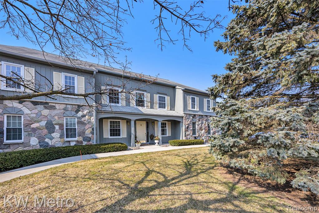 1695 Huntington Park, Unit D Rochester Hills, MI 48309 - Photo 1 of 24