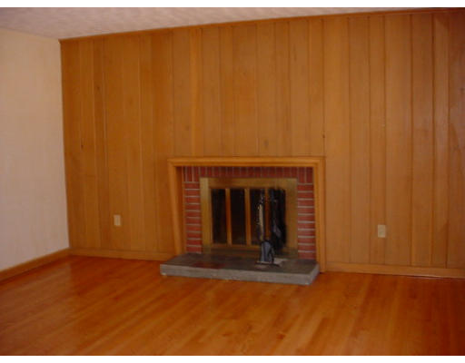 17 Bates Road Westfield, MA 01085 - Photo 3 of 14 Gallery Image 3