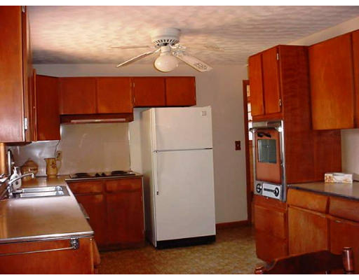 17 Bates Road Westfield, MA 01085 - Photo 6 of 14 Gallery Image 6