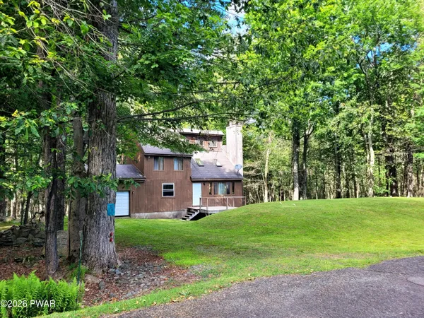 $199,900 | 1040 Bear Drive, Newfoundland, PA 18445