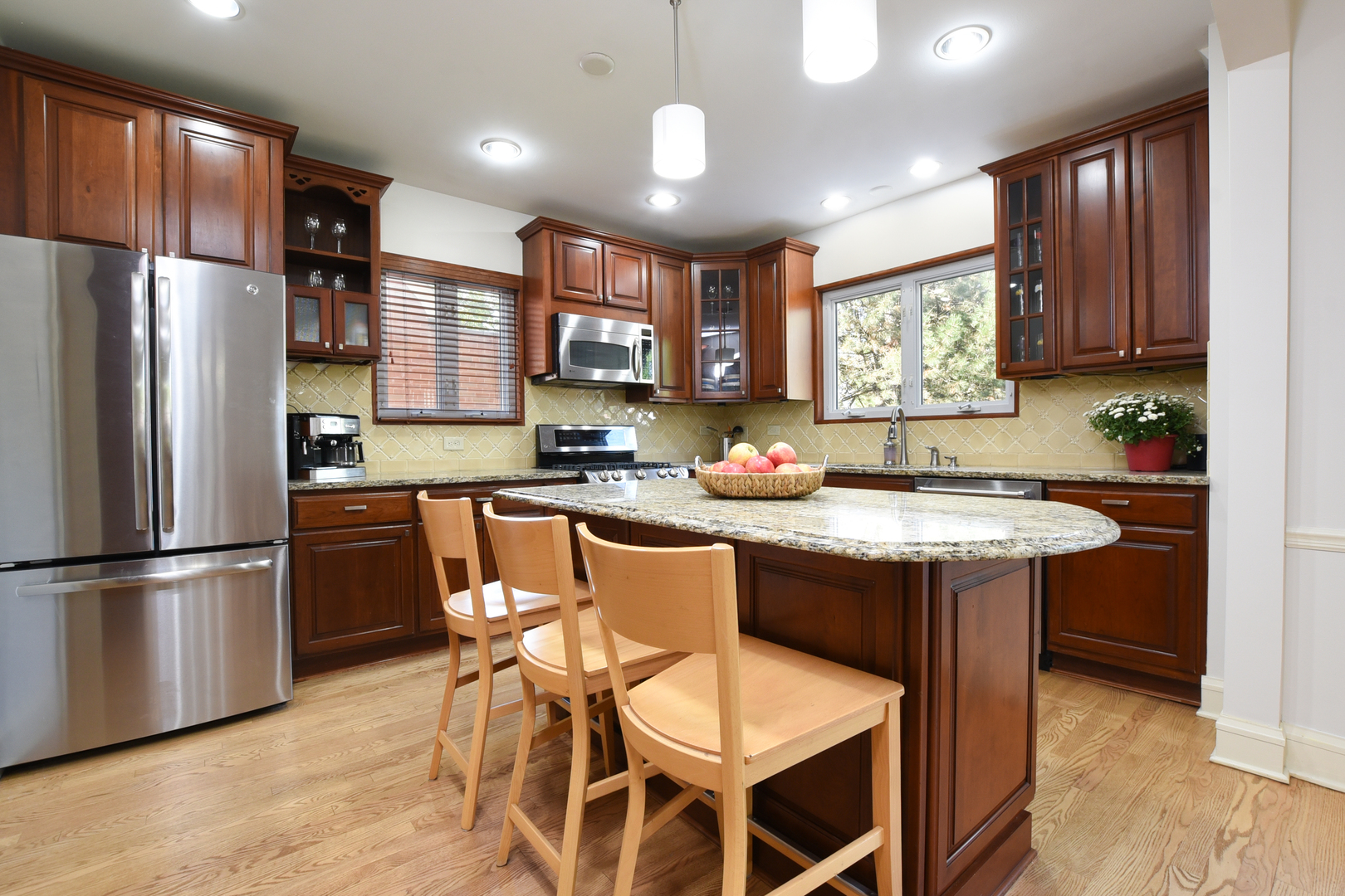 739 Selborne Road Riverside, IL 60546 - Photo 13 of 34