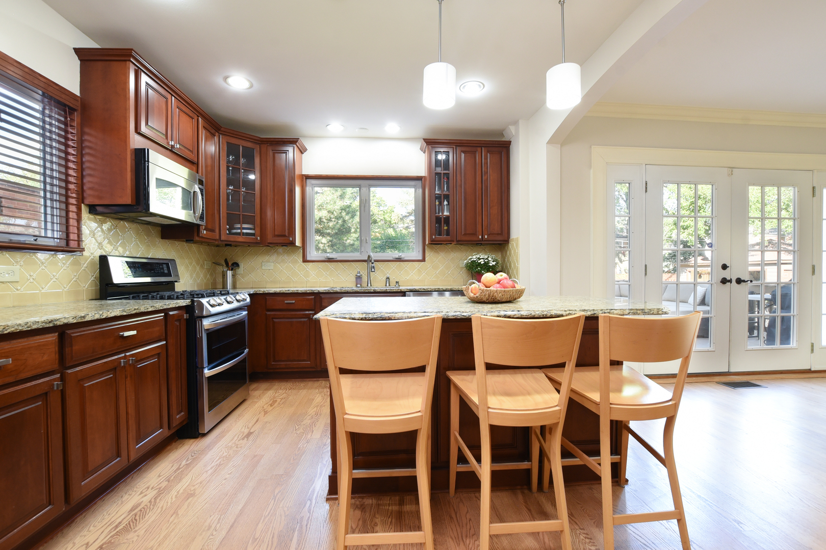 739 Selborne Road Riverside, IL 60546 - Photo 14 of 34