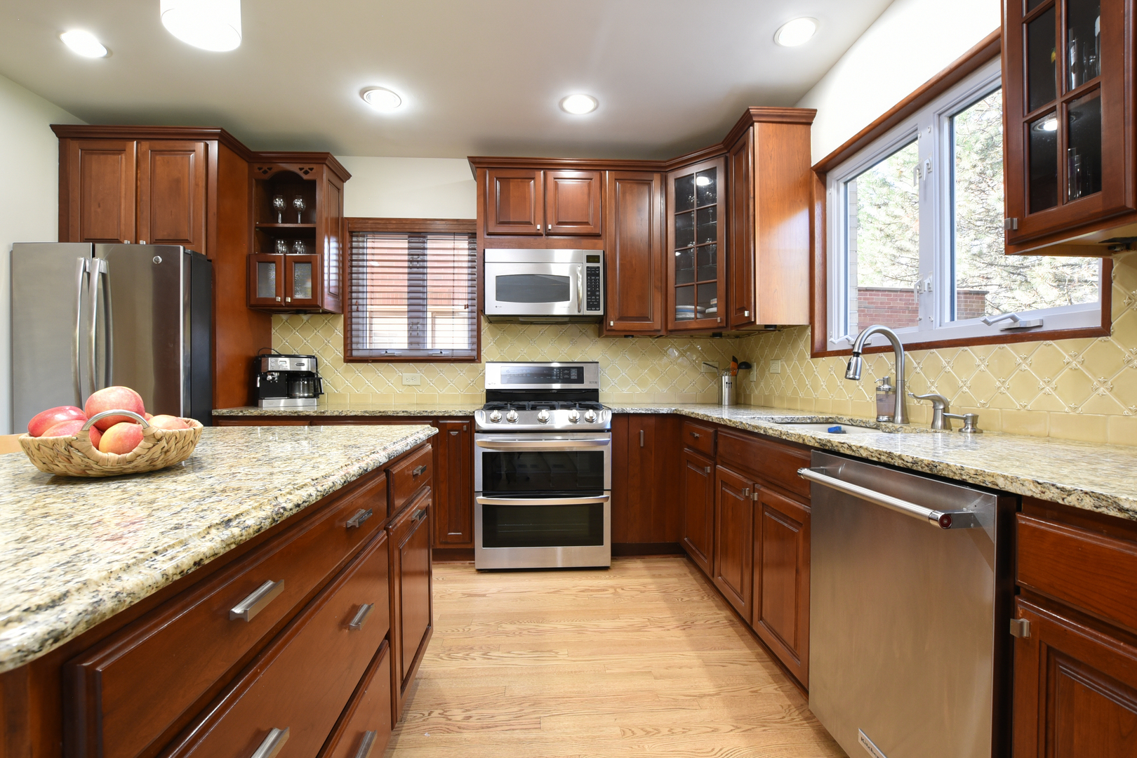 739 Selborne Road Riverside, IL 60546 - Photo 15 of 34