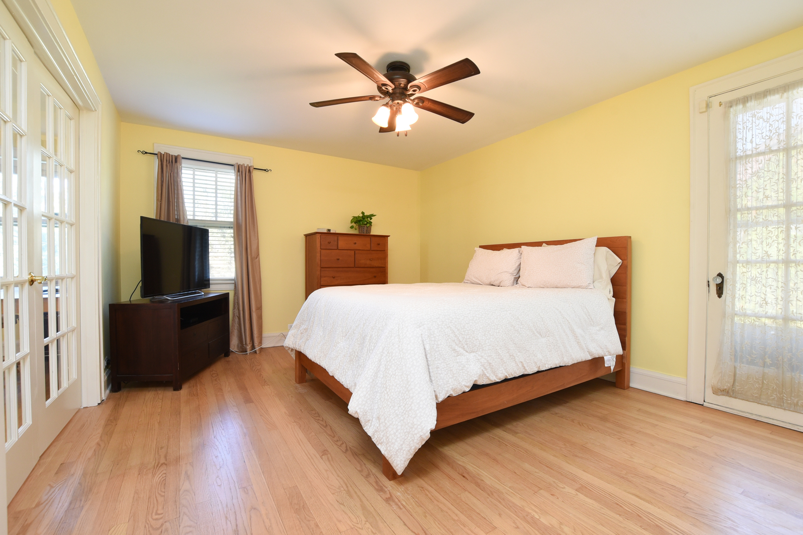 739 Selborne Road Riverside, IL 60546 - Photo 17 of 34