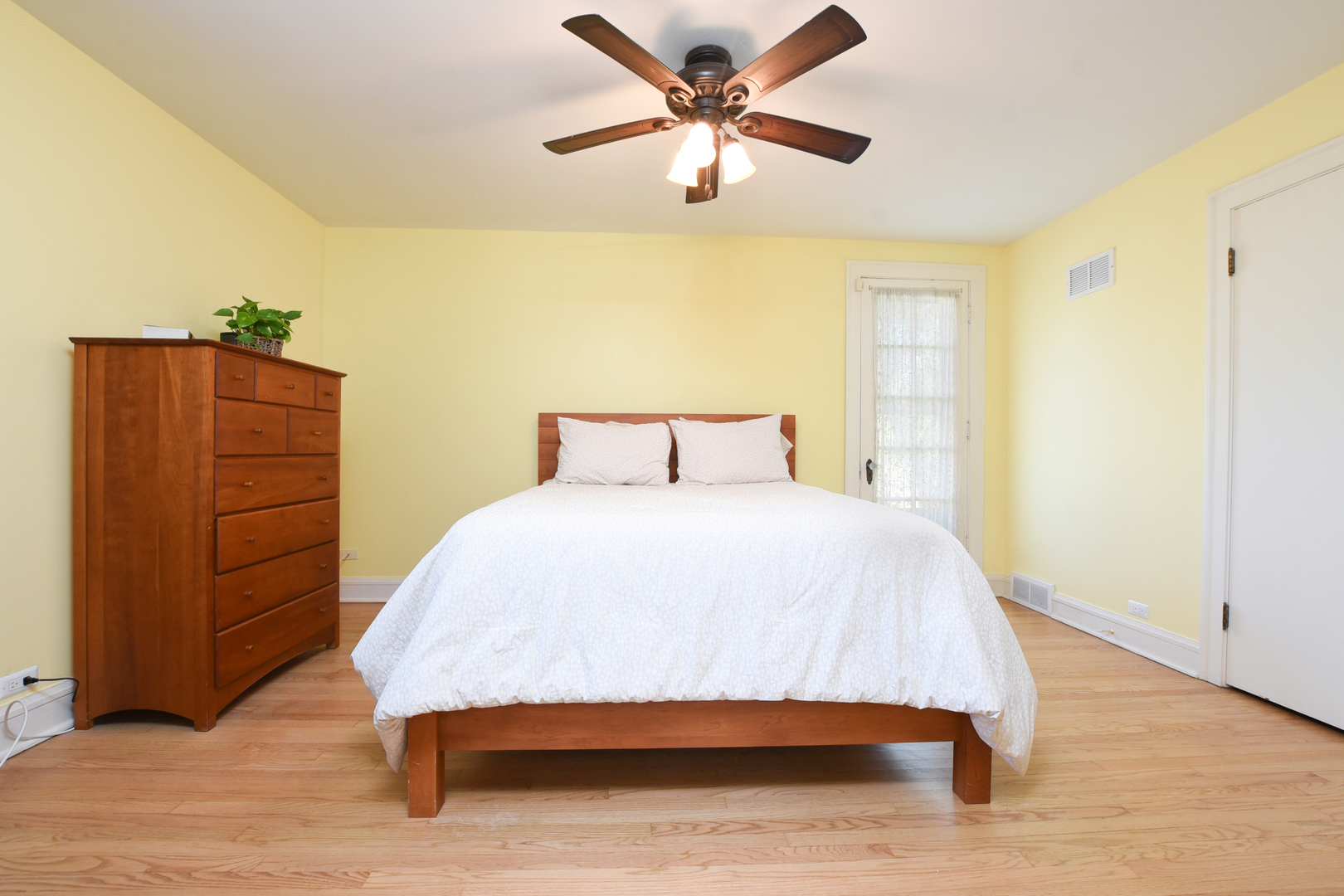 739 Selborne Road Riverside, IL 60546 - Photo 18 of 34