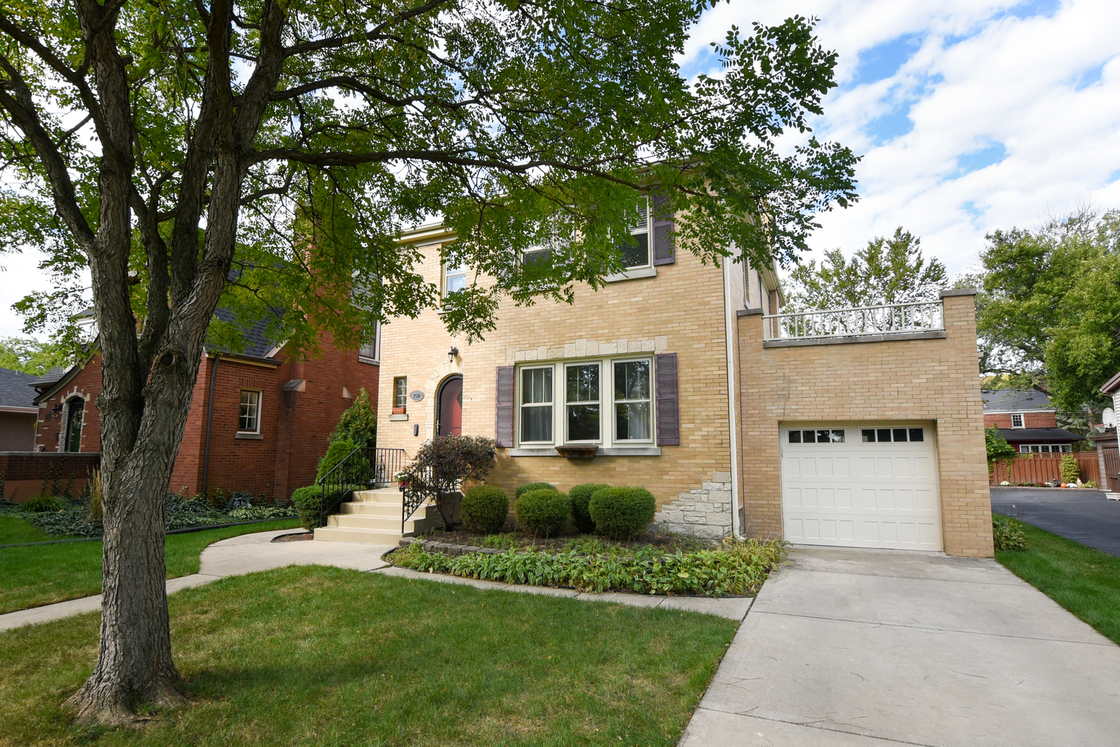 739 Selborne Road Riverside, IL 60546 - Photo 3 of 34