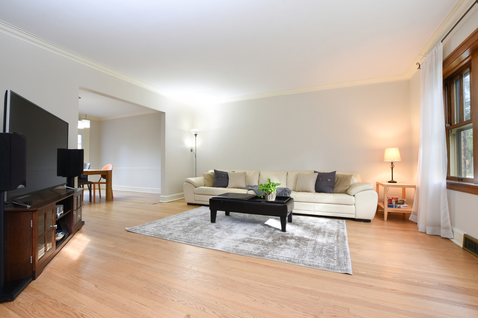 739 Selborne Road Riverside, IL 60546 - Photo 6 of 34