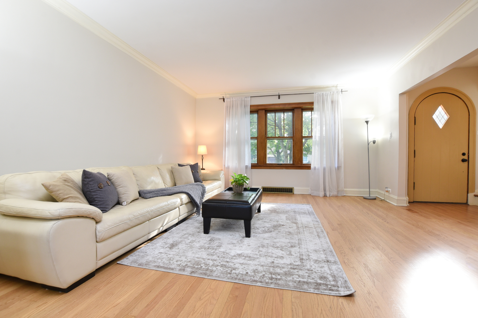 739 Selborne Road Riverside, IL 60546 - Photo 7 of 34