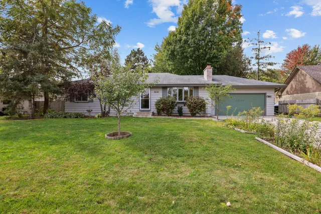 $400,000 | 1244 Highview Drive, New Brighton, MN 55112