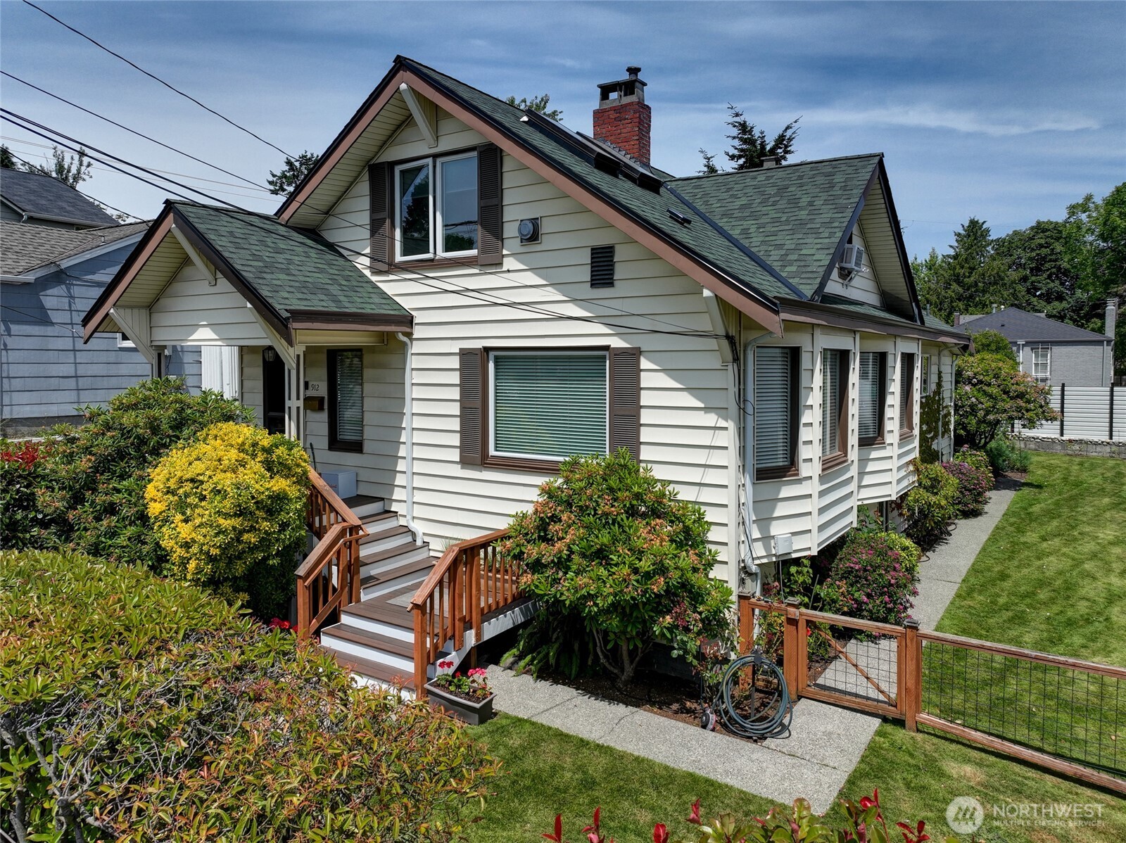 912 North 88th Street Seattle, WA 98103 - Photo 1 of 34 Gallery Image 1