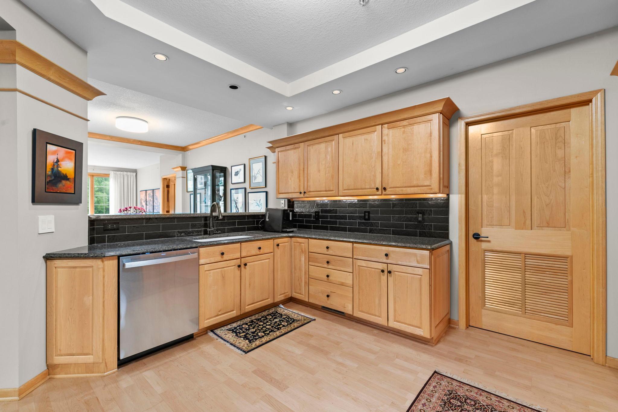 11460 Fairfield Road West, Unit 103 Minnetonka, MN 55305 - Photo 14 of 72