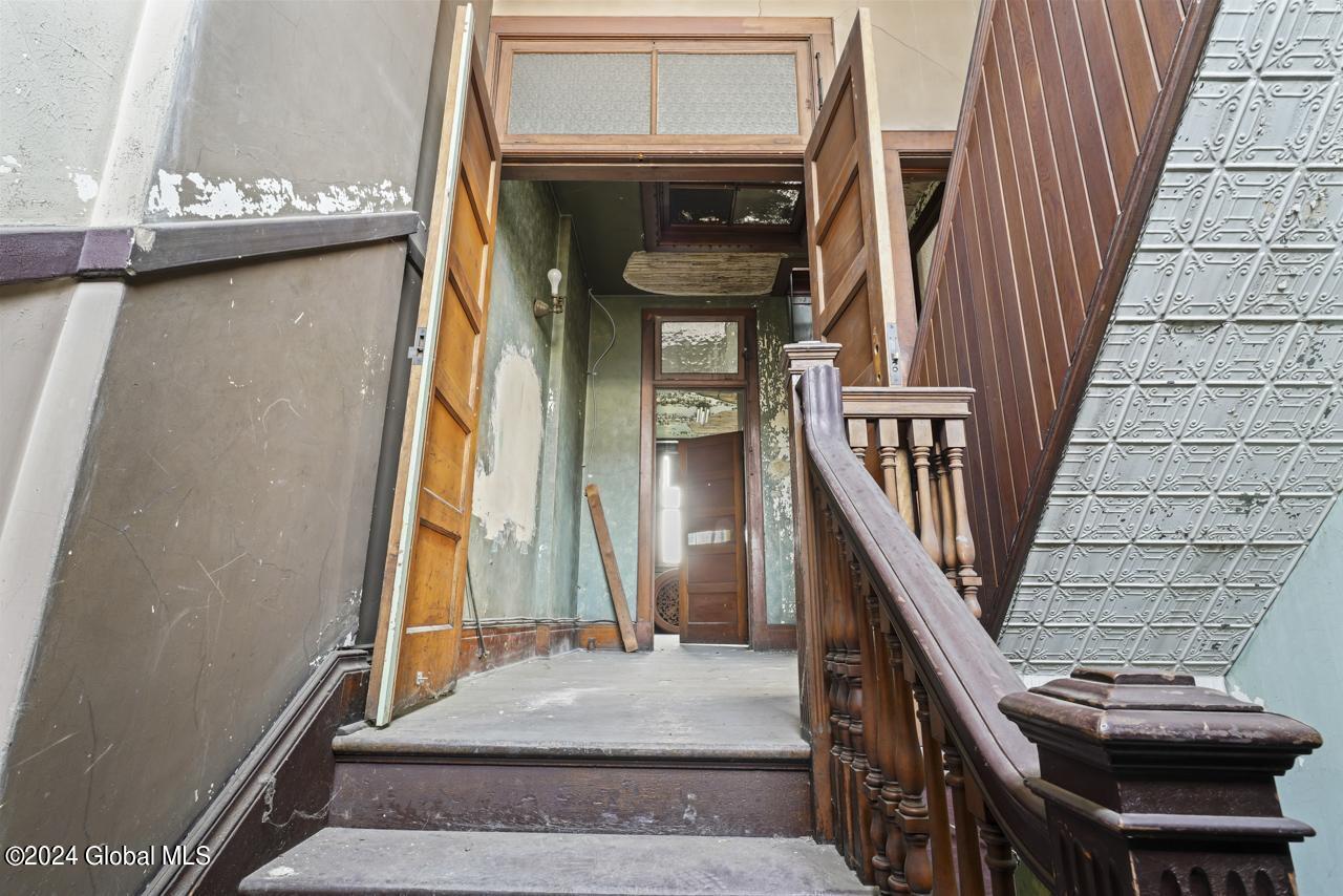 91 Remsen Street Cohoes, NY 12047 - Photo 6 of 8 Hommati.com-91_Remsen_St_NY-05-09-2023-2