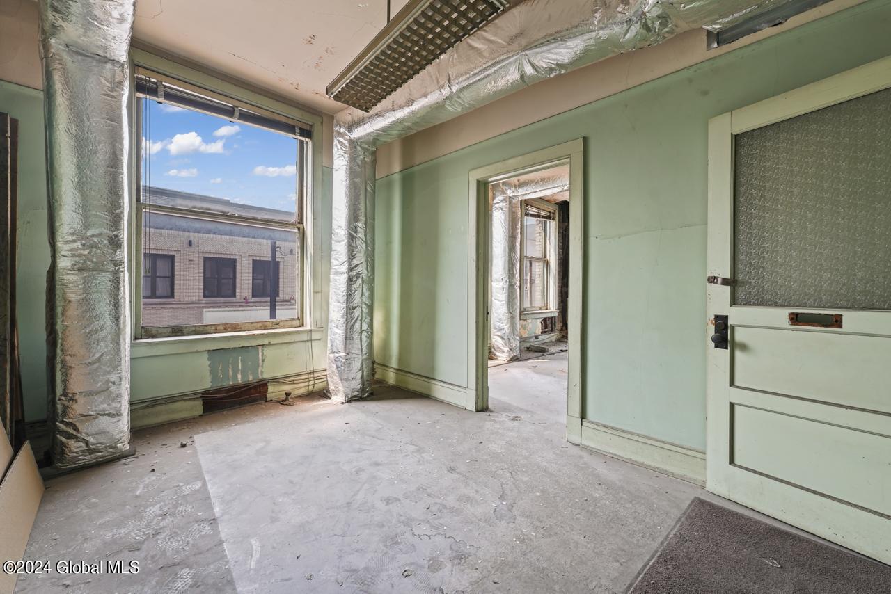 91 Remsen Street Cohoes, NY 12047 - Photo 7 of 8 Hommati.com-91_Remsen_St_NY-05-09-2023-1