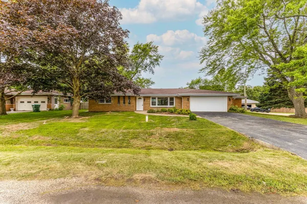 $330,000 | 25610 South Parkside Drive, Channahon, IL 60410