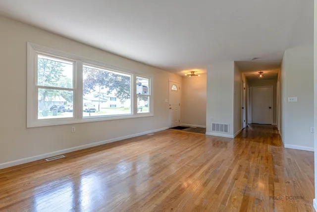 $338,000 | 25610 South Parkside Drive, Channahon, IL 60410