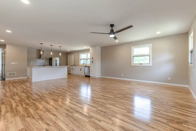 $338,000 | 25610 South Parkside Drive, Channahon, IL 60410