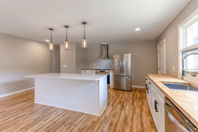 $338,000 | 25610 South Parkside Drive, Channahon, IL 60410