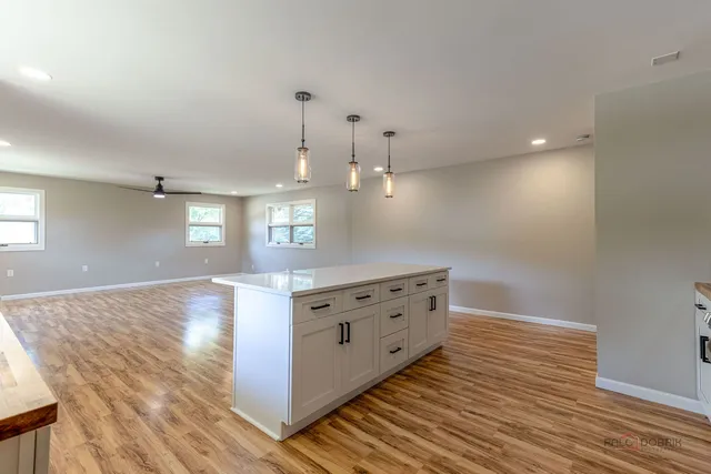 $338,000 | 25610 South Parkside Drive, Channahon, IL 60410