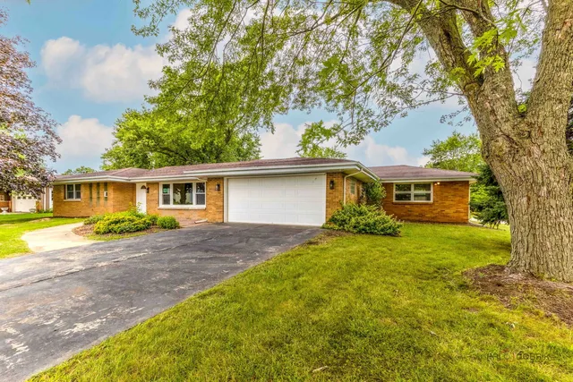 $338,000 | 25610 South Parkside Drive, Channahon, IL 60410