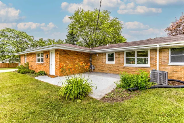 $338,000 | 25610 South Parkside Drive, Channahon, IL 60410