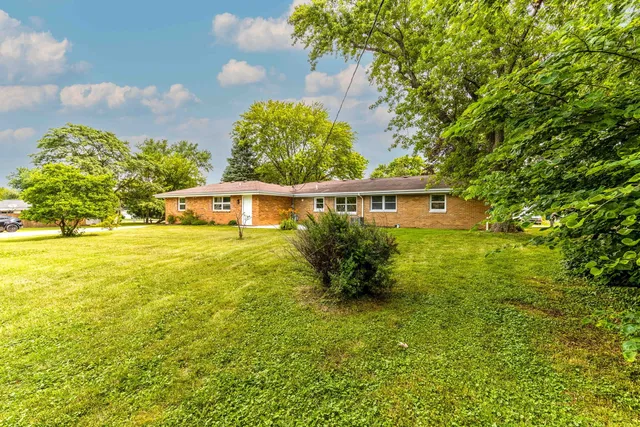 $338,000 | 25610 South Parkside Drive, Channahon, IL 60410