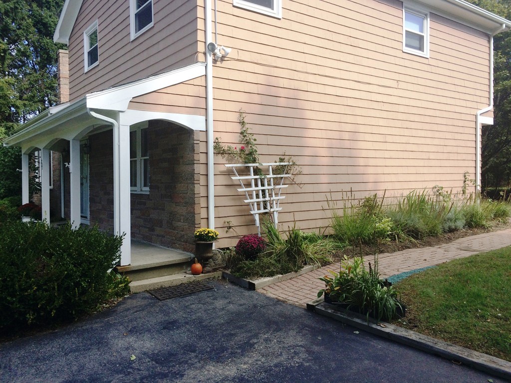 738 Cornell Road Tiverton, RI 02878 - Photo 3 of 22