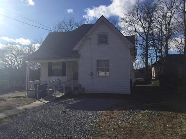 $69,900 | 201 Court Street, Anna, IL 62906