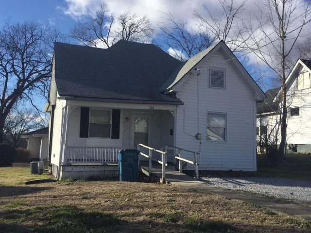 $69,900 | 201 Court Street, Anna, IL 62906