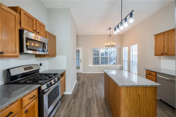 $3,100 | 10950 Pinehigh Drive, Alpharetta, GA 30022