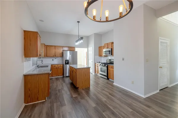 $3,100 | 10950 Pinehigh Drive, Alpharetta, GA 30022