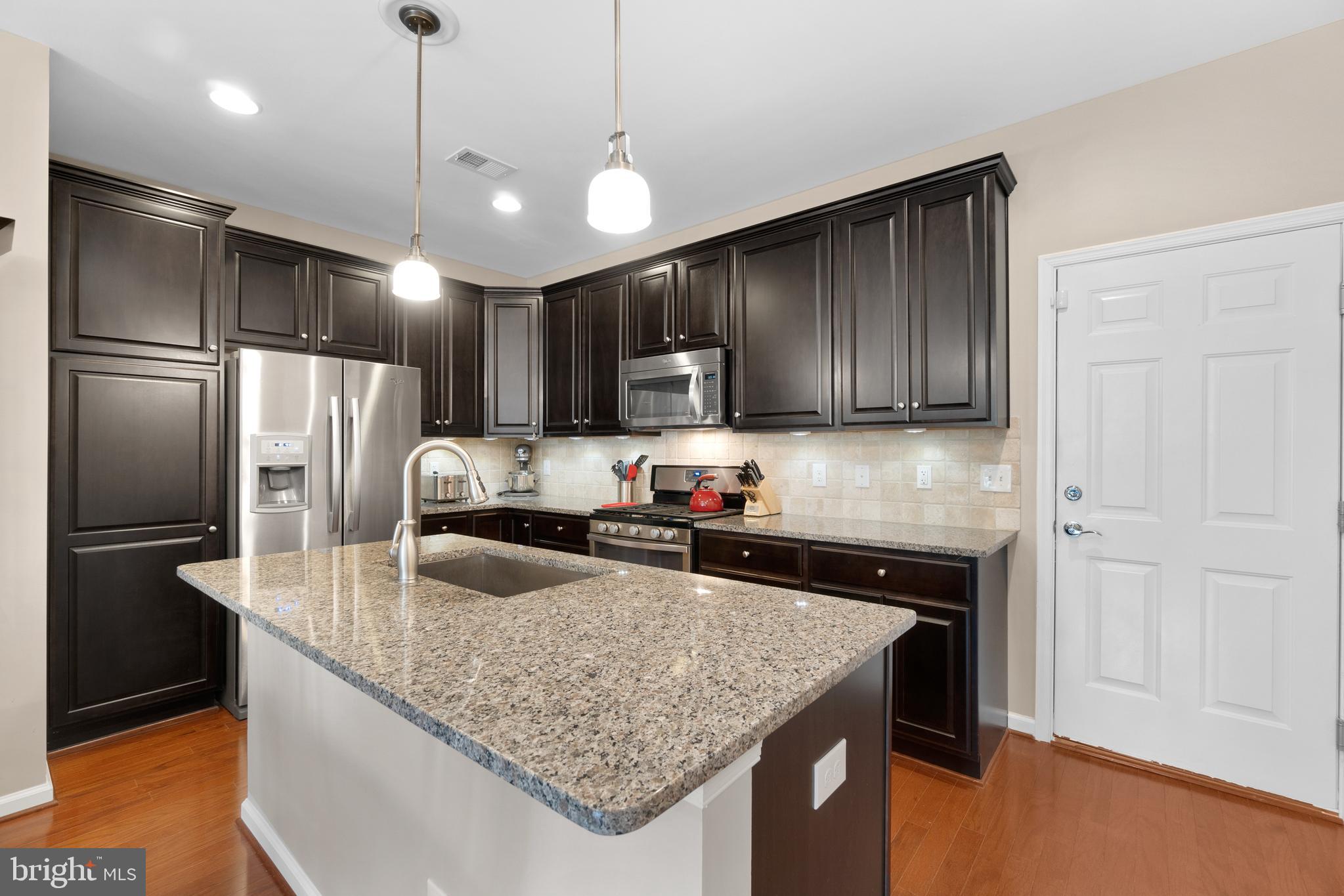 42849 Burrell Square Ashburn, VA 20147 - Photo 3 of 46