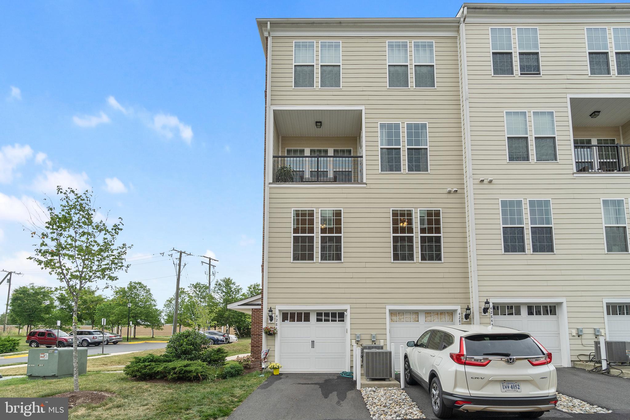 42849 Burrell Square Ashburn, VA 20147 - Photo 35 of 46