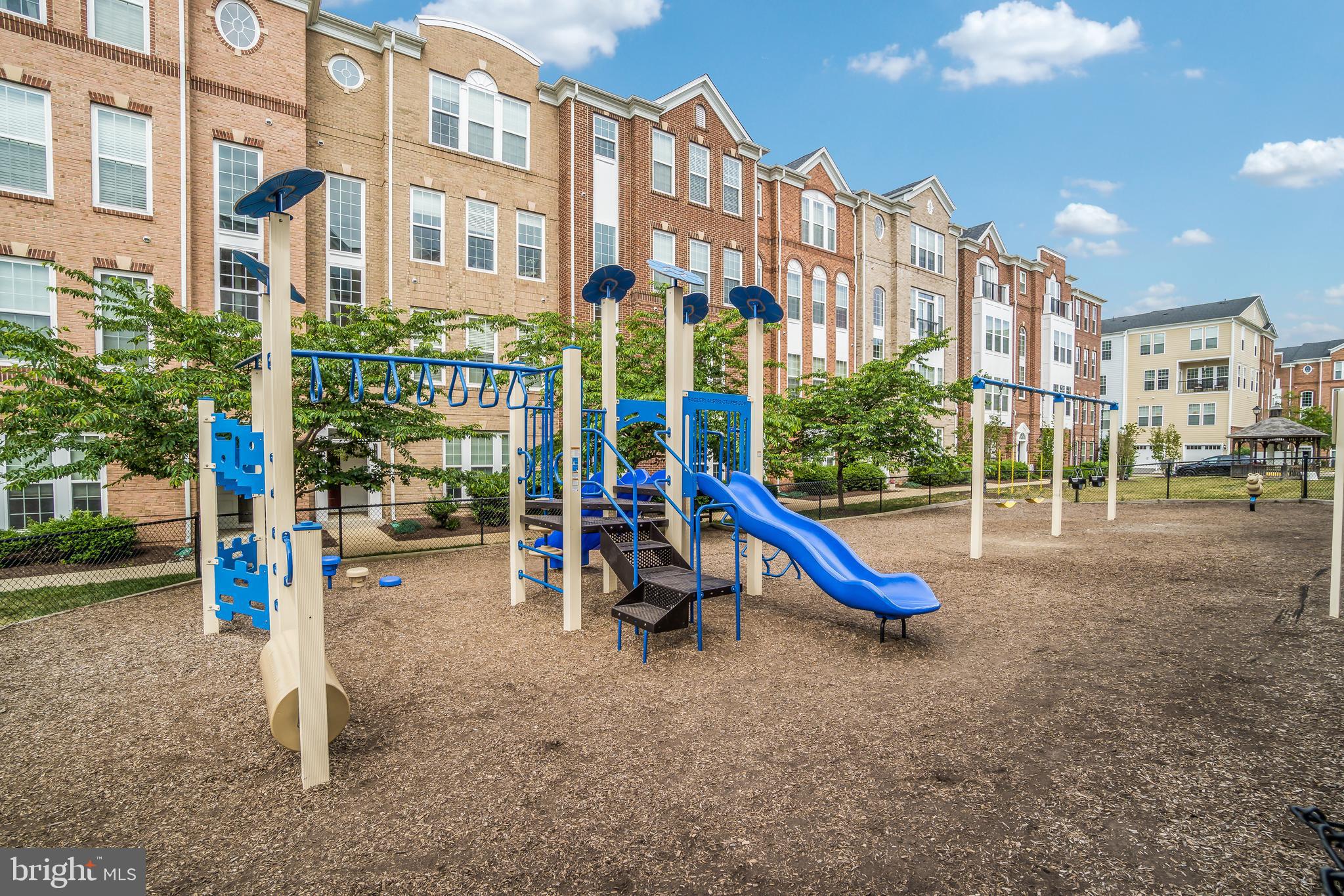 42849 Burrell Square Ashburn, VA 20147 - Photo 37 of 46