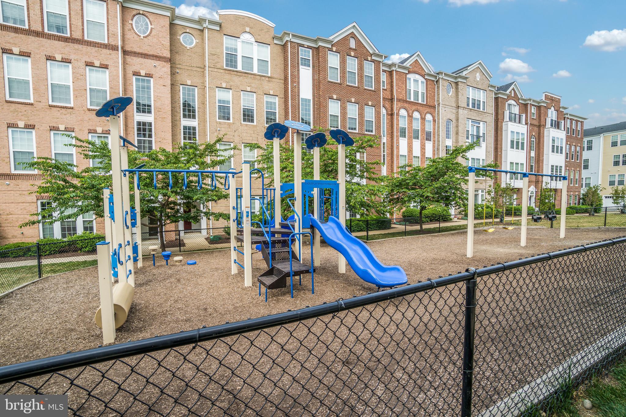 42849 Burrell Square Ashburn, VA 20147 - Photo 38 of 46