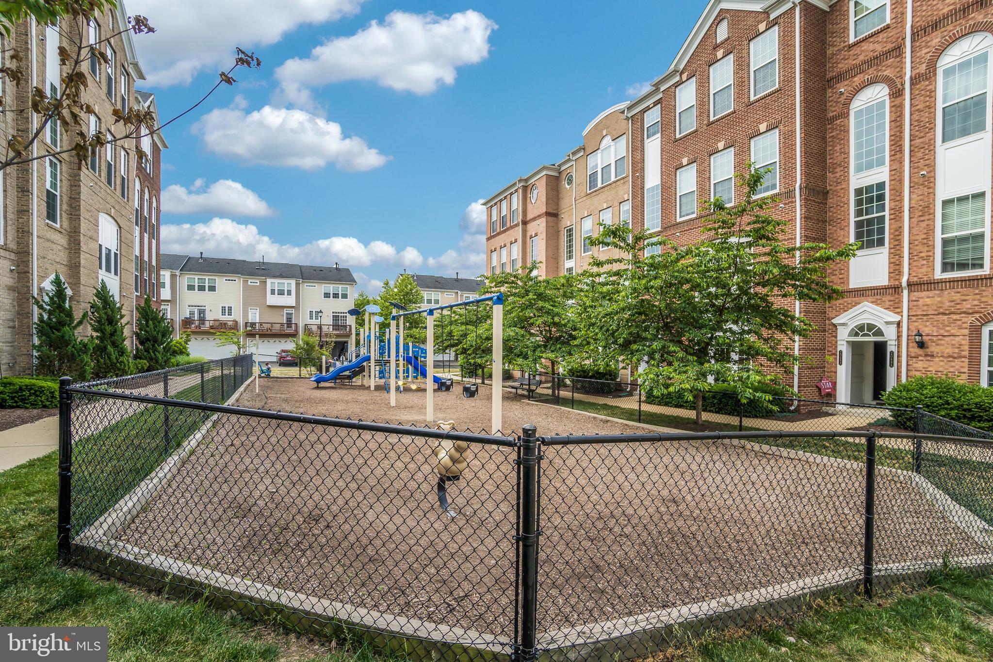 42849 Burrell Square Ashburn, VA 20147 - Photo 42 of 46