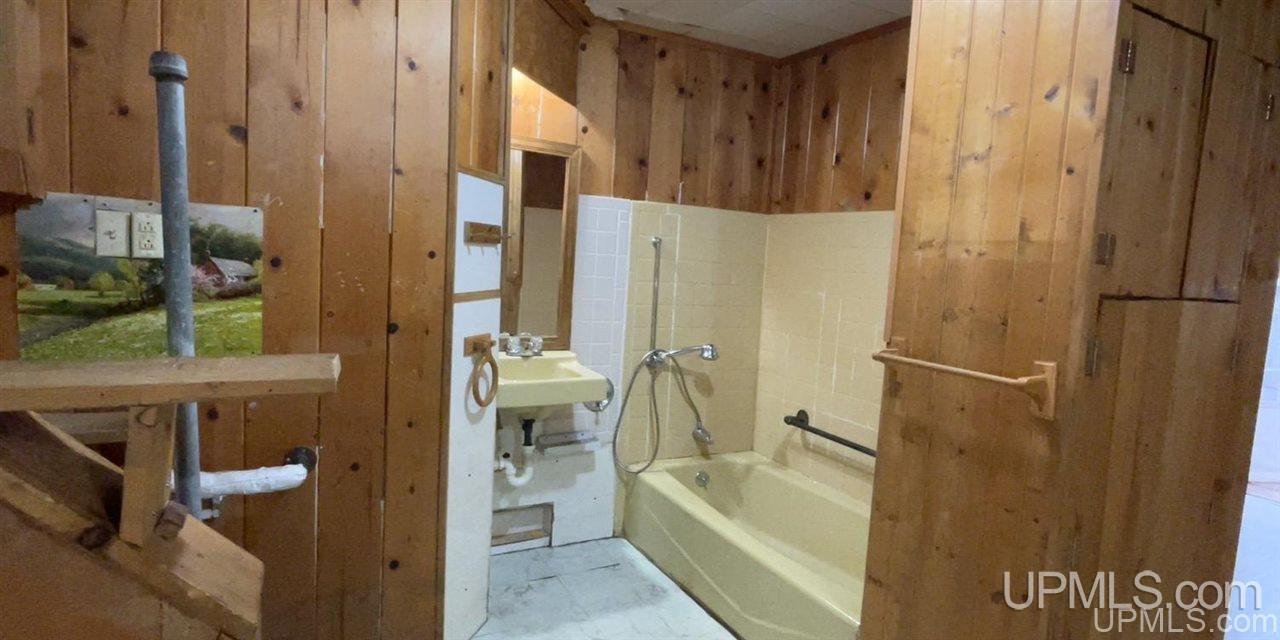 605 West Spring Street Marquette, MI 49855 - Photo 10 of 25