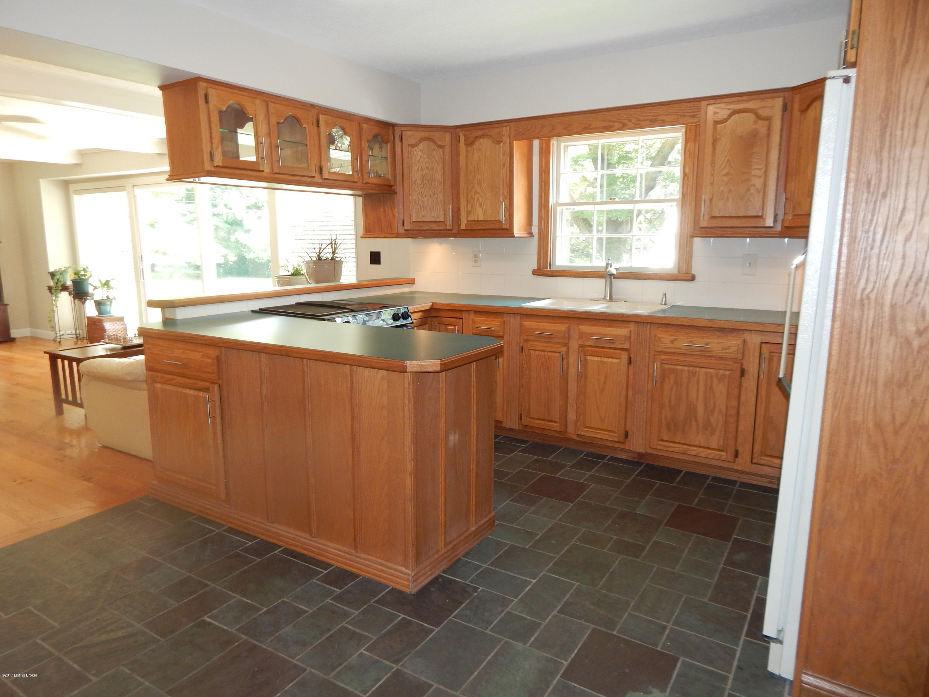 6300 Regal Road Louisville, KY 40222 - Photo 8 of 20 Kitchen