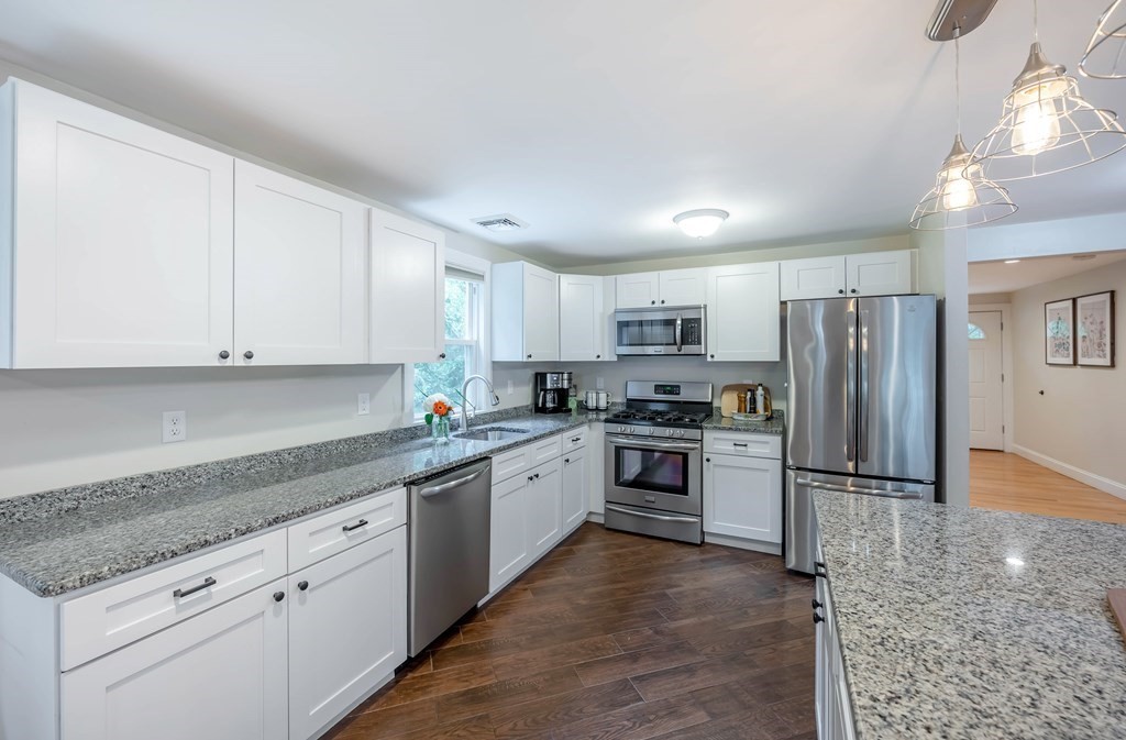 47 Gould Road Andover, MA 01810 - Photo 6 of 33