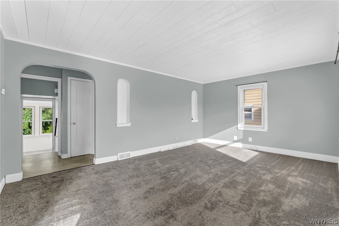 74 Leonard Post Drive Cheektowaga, NY 14211 - Photo 13 of 41