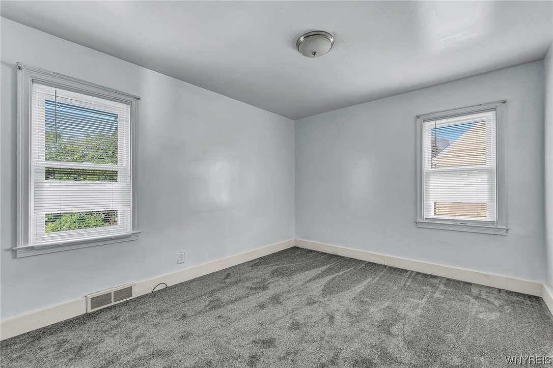 74 Leonard Post Drive Cheektowaga, NY 14211 - Photo 21 of 41 1st floor bedroom