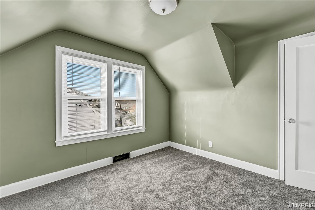 74 Leonard Post Drive Cheektowaga, NY 14211 - Photo 26 of 41